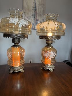 GOOD DEAL !Hurricane Lamp Ruffle Iridescent Amber Glass Rose lampshade.