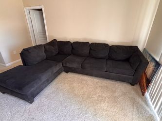 Sectional couch Black MUST GO