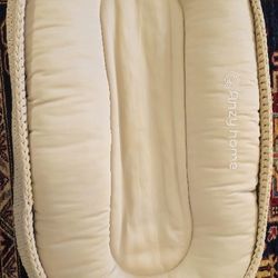 XL Baby Lounging and Changing Basket 3-in-1