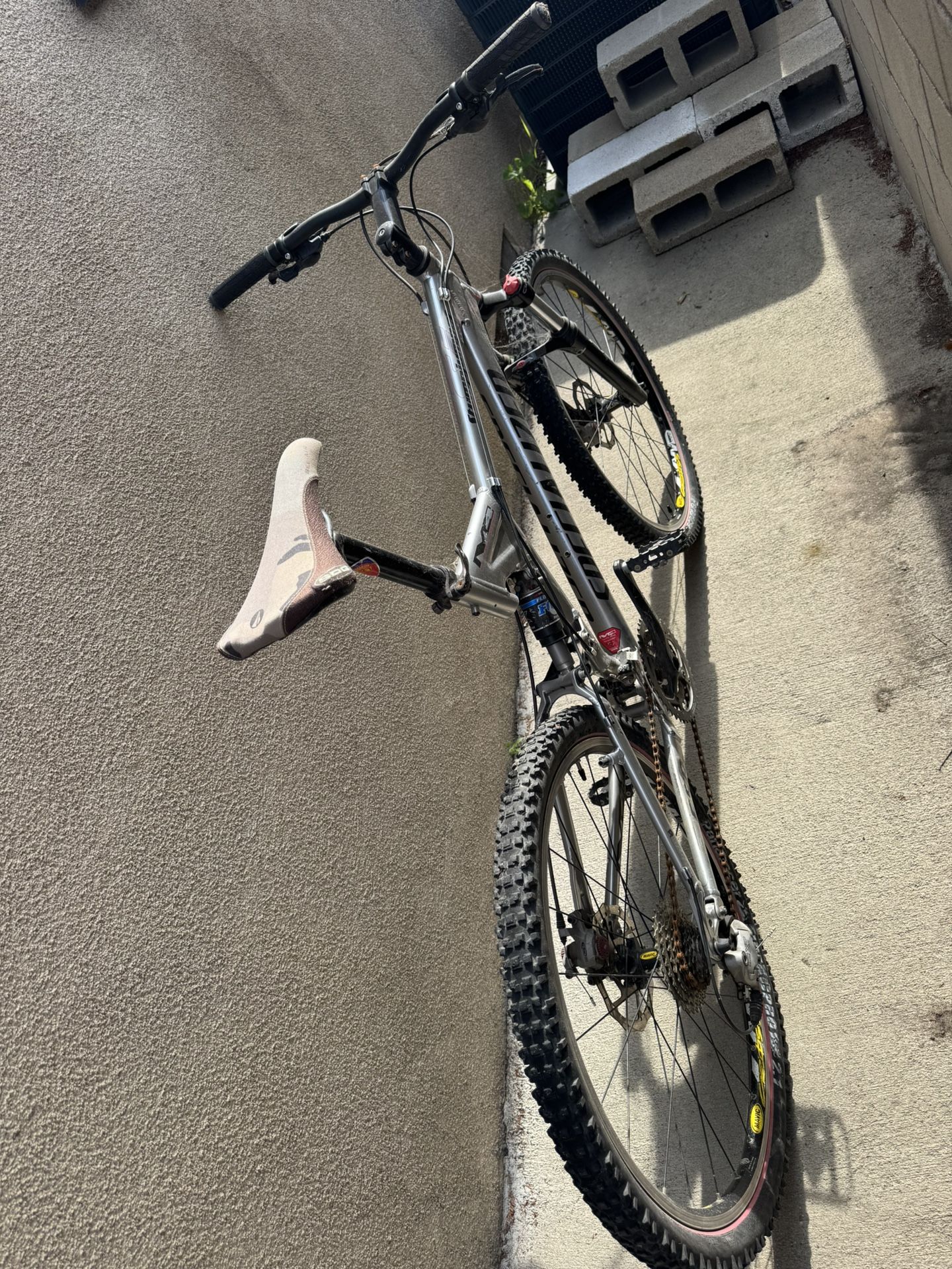 Specialized M4 Stumpjumper Mountain Bike (Large)