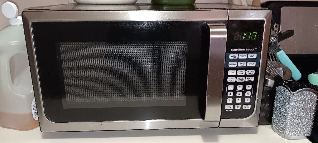 Hamilton Beach Microwave In Excellent Condition
