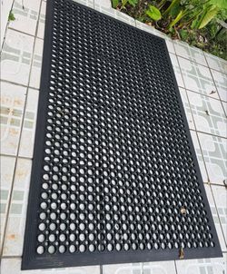 Black Rubber Drainage Floor Mat 60" x 36".