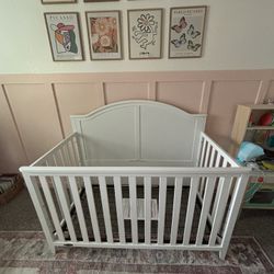 White Graco Crib