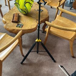 Hercules Guitar/cello Stand
