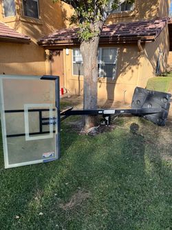 Basketball court for free (Needs new rim)