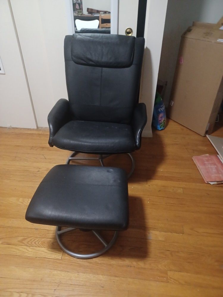 Black Leather Recliner Chair With OTOMAN