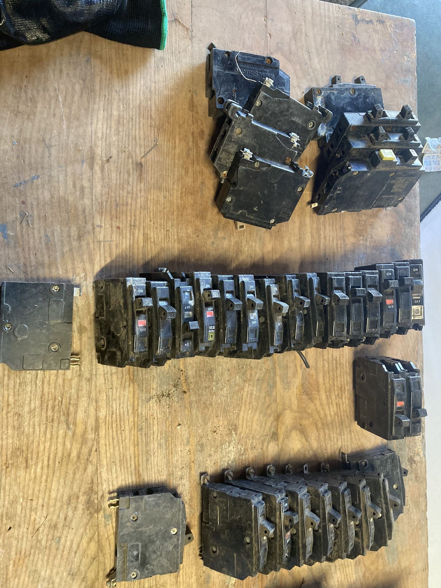 Circuit Breakers 3$ And Up! All Types.