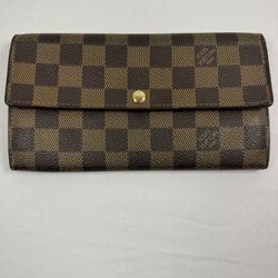 LV Wallet AUTHENTIC 