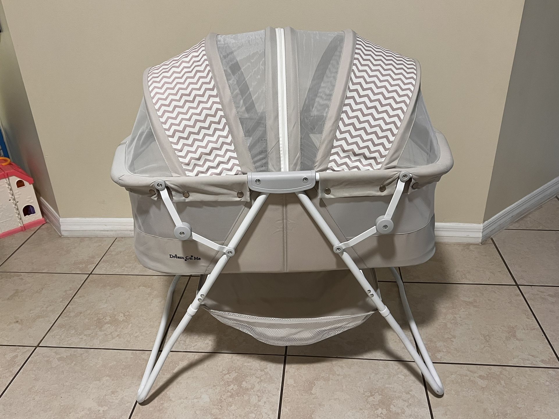 Bassinet , Portable, dream On .