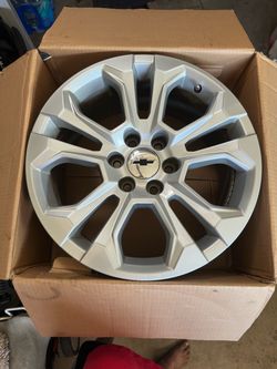 For Sale: Complete set of 2022 Silverado LTZ Wheel Take Offs. $500.00