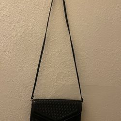Black Women’s Clutch Bag w/Cross-Body/Detachable Strap