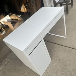 IKEA Mikke Desk White