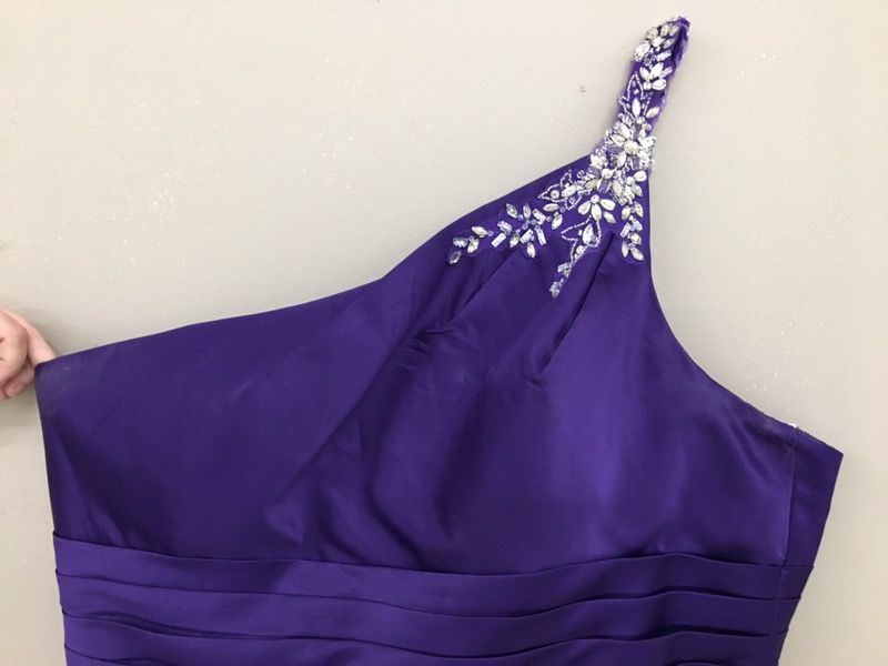 Sz 26 purple formal/prom gown/dress