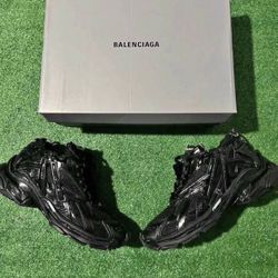 Balenciaga black runner 