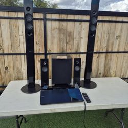 SONY HOME THEATER,  DVD , BLU-RAY// MODEL. HBD-N8100W, With Remote Control IN GOOD CONDITION// PLEASE SEE ALL THE PICTURES FOR DETAILS 