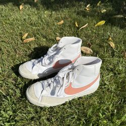 Nike Blazers 8.5