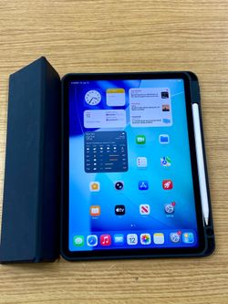 Apple iPad Pro 11" 4th Gen 256GB Wi-Fi A2759 w/ Pencil & Case