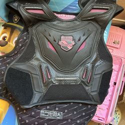 Female Icon Riding Vest And Gloves 
