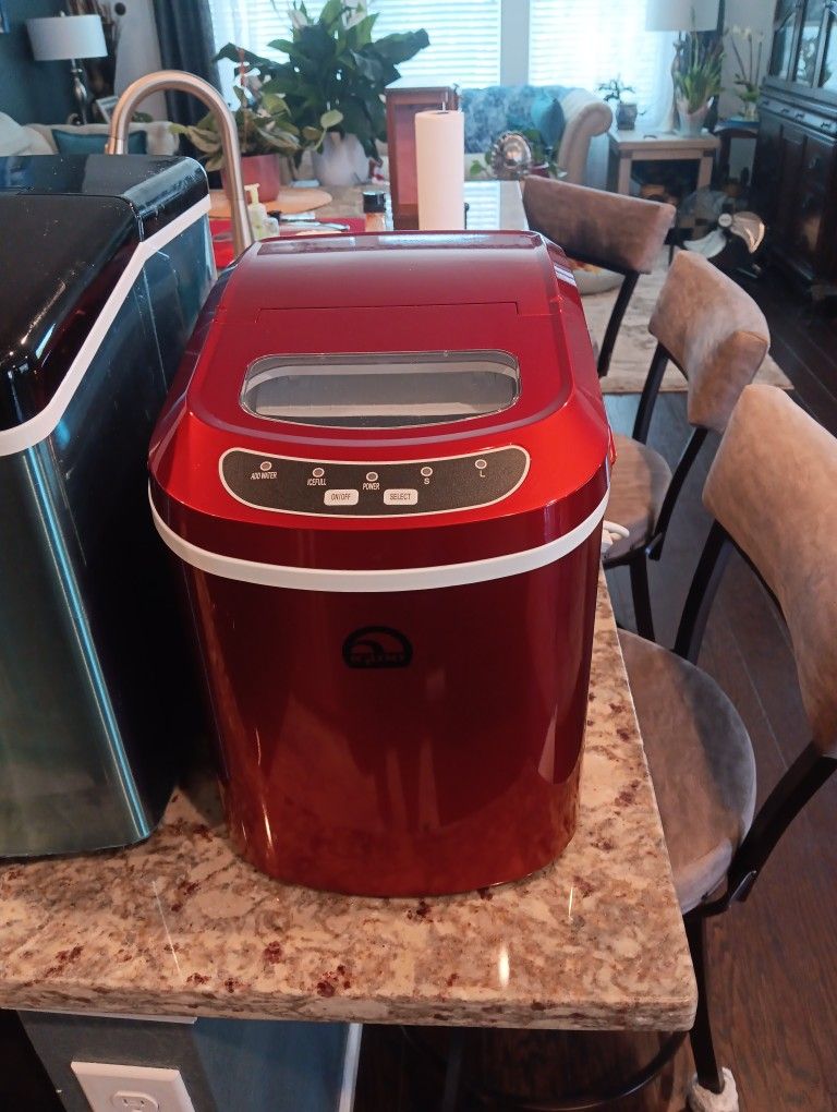 IGLOO portable ICE Machines (2)