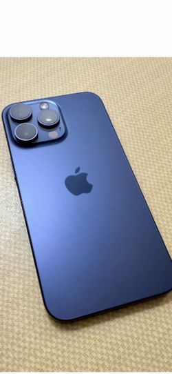 Selling My Mint Deep Blue iPhone 15 Pro Max