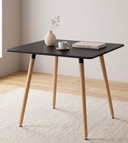 Mesa de comedor de madera