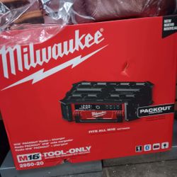 Milwaukee new radio Bluetooth charger