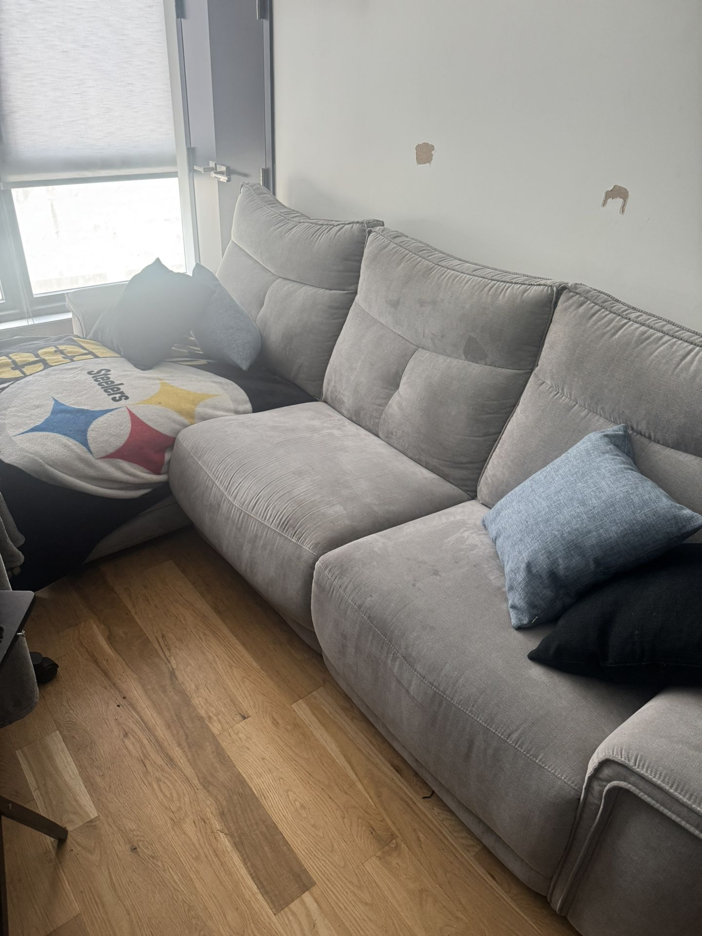 3 Piece Couch - 2 Full Recliners & Chaise