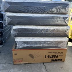 Queen size memory foam  mattress $225 new mattress in a plastic sealed.      ☎️📱🔥(213)713-74-89.   Call or Tex