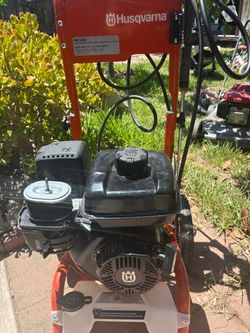 Husqvarna PW3200 Gas Pressure Washer
