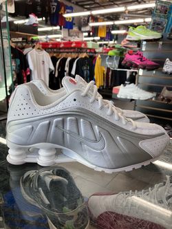 Women’s Nike Shox R4 White Metallic Silver