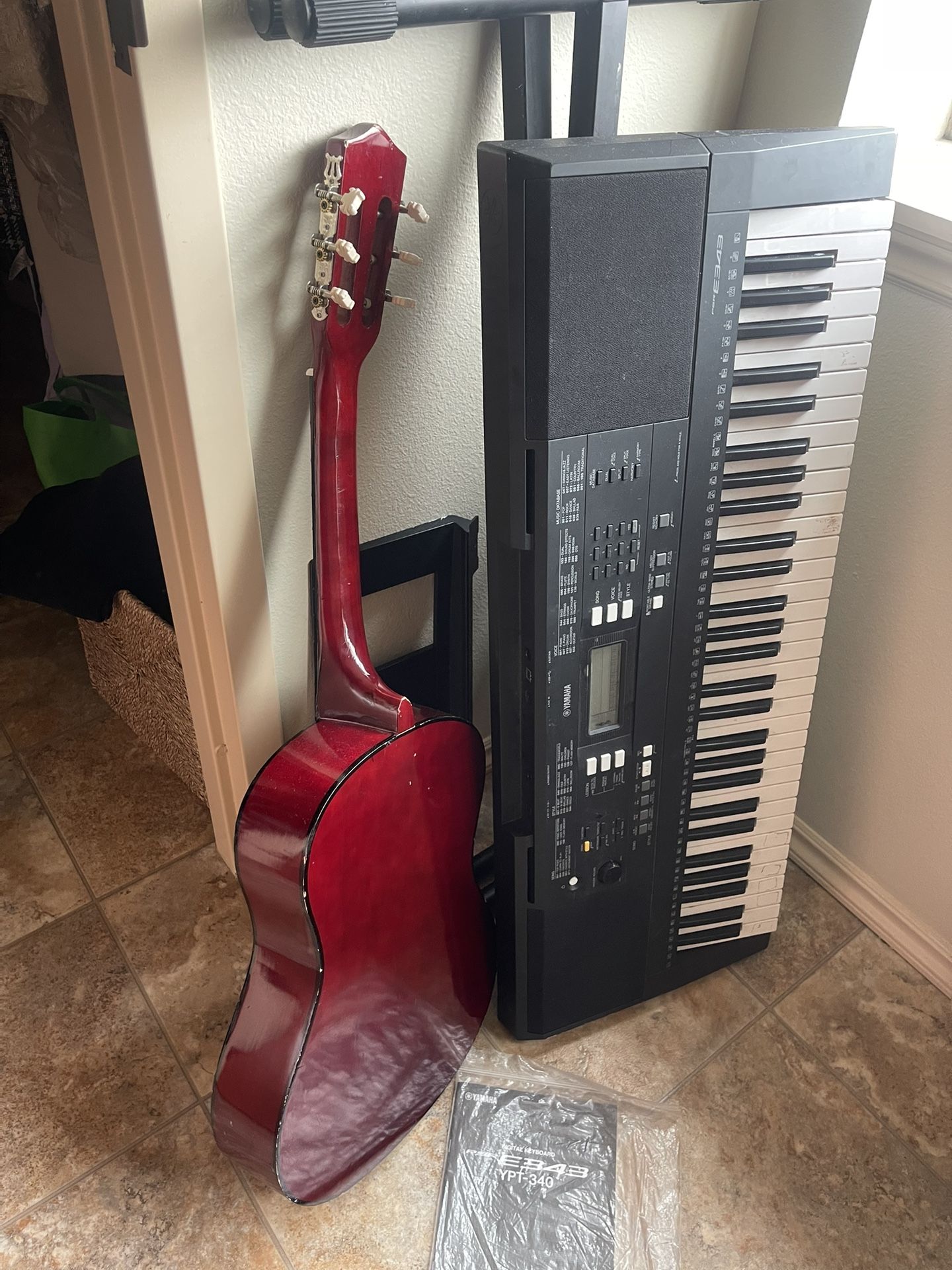 Keyboard With Stand And Manual
