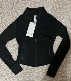 Lululemon Black Cropped Jacket $35 **READ DESCRIPTION**