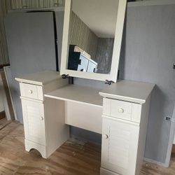 Children’s Cream Colored Vanity 