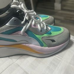 puma size 7.5 de mujer como nuevos 