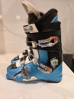 Ski boots 26 / 26.5 women's 9 /9.5 men's 8 / 8.5