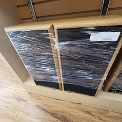 Infinity RS325 Bookshelf Oakwood Speaker 