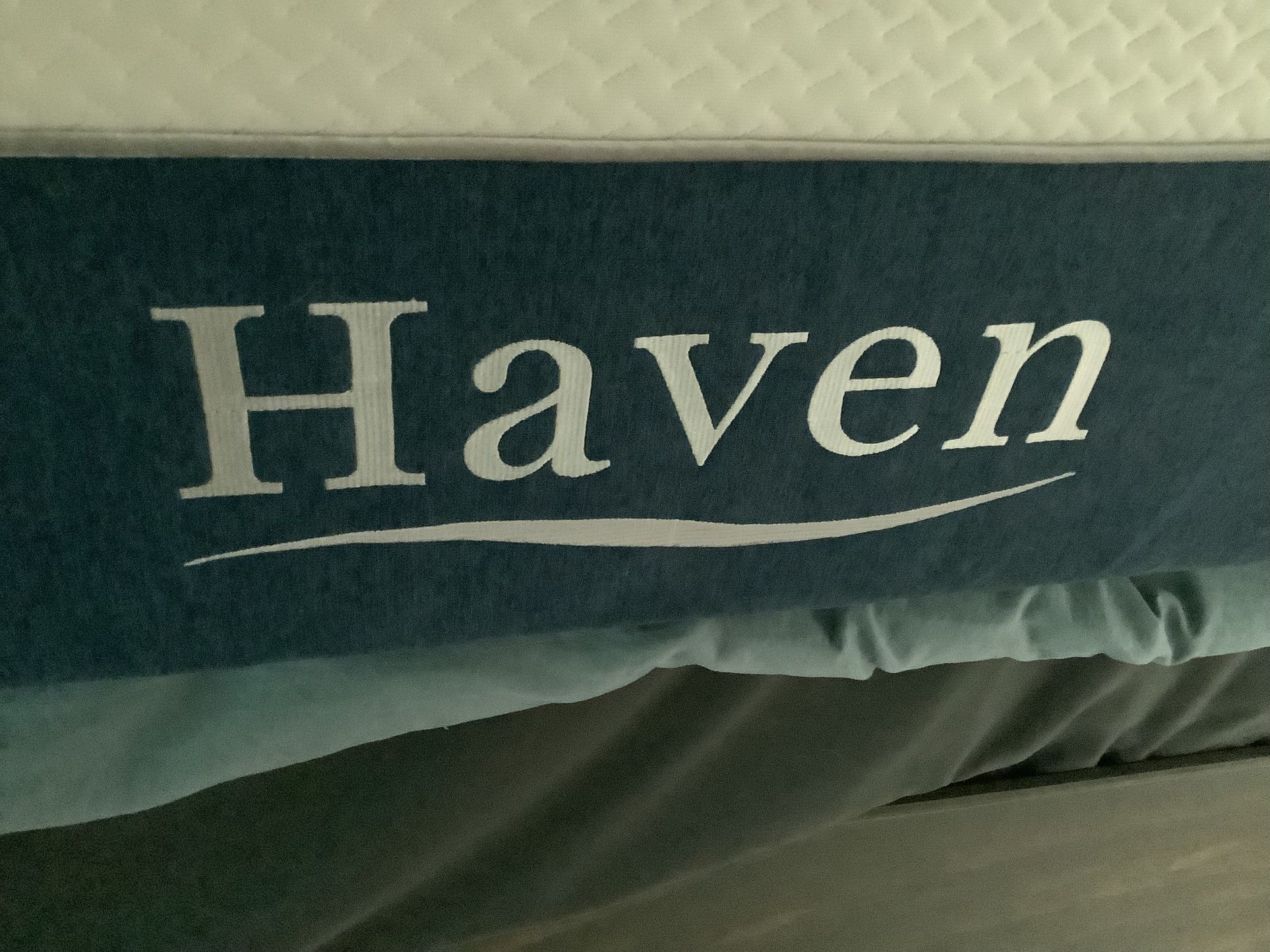 Haven   King Size Memory Foam Mattress  CLEAN
