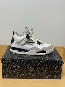 Air Jordan 4 Retro Military Black Sz 9.5M
