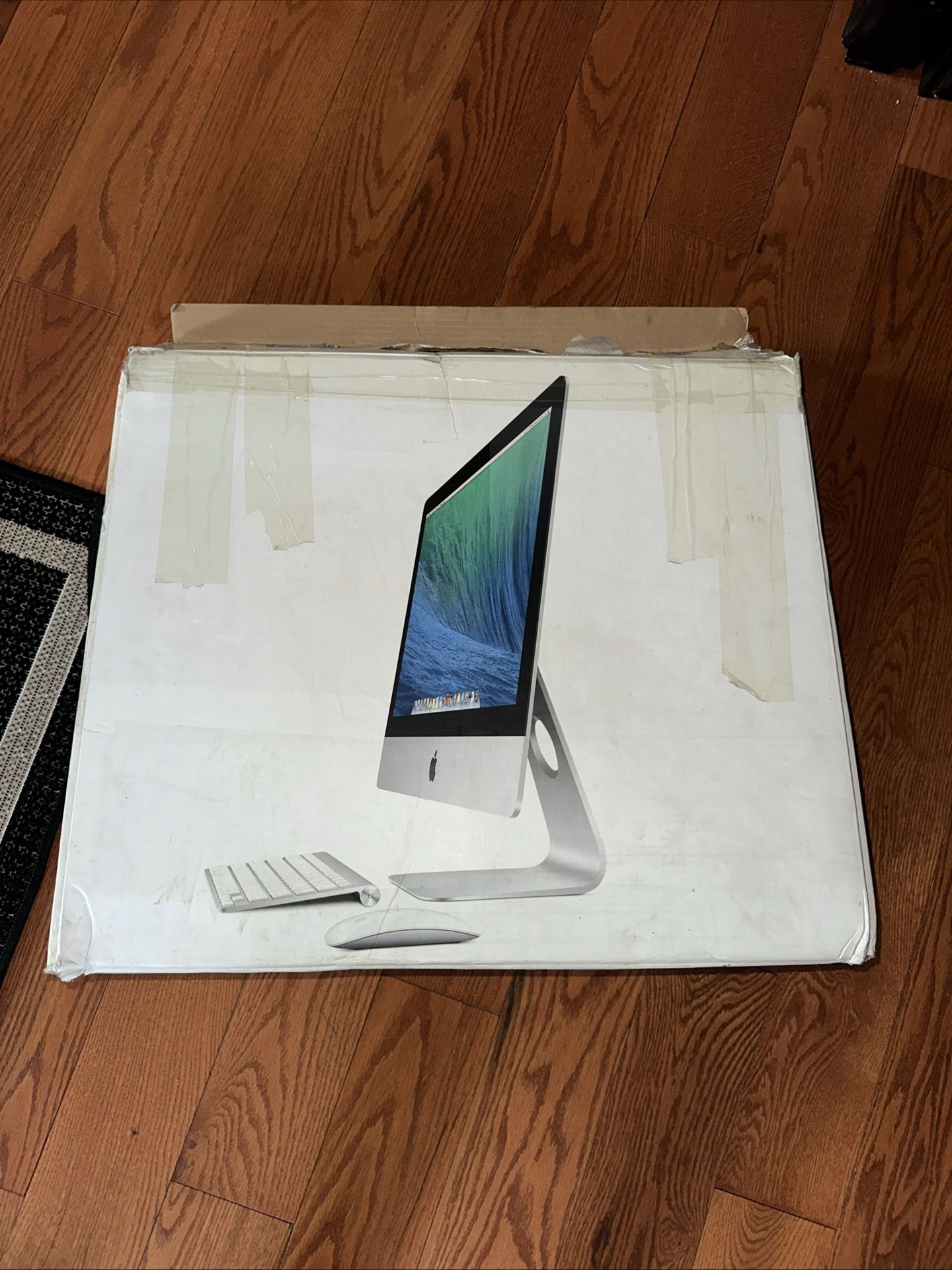Apple iMac 21.5”Intel Core i5 1.4GHz, 8GB RAM, 500GB HDD–Model A1418 (MF883LL/A)