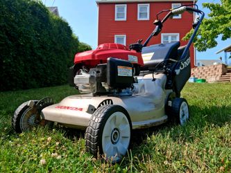 Honda 21" HRR216 3-in-1 RWD Drive Lawnmower w/ Smart Drive & Roto Stop