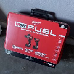 Milwaukee 18V Lithium-Ion Brushless Cordless Hammer Drill and Impact Driver Combo Kit
