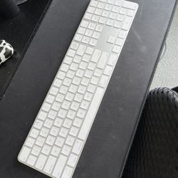 Lightly Used Apple A2520 Magic Keyboard