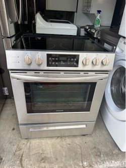Frigidaire stove good condition everything works fine