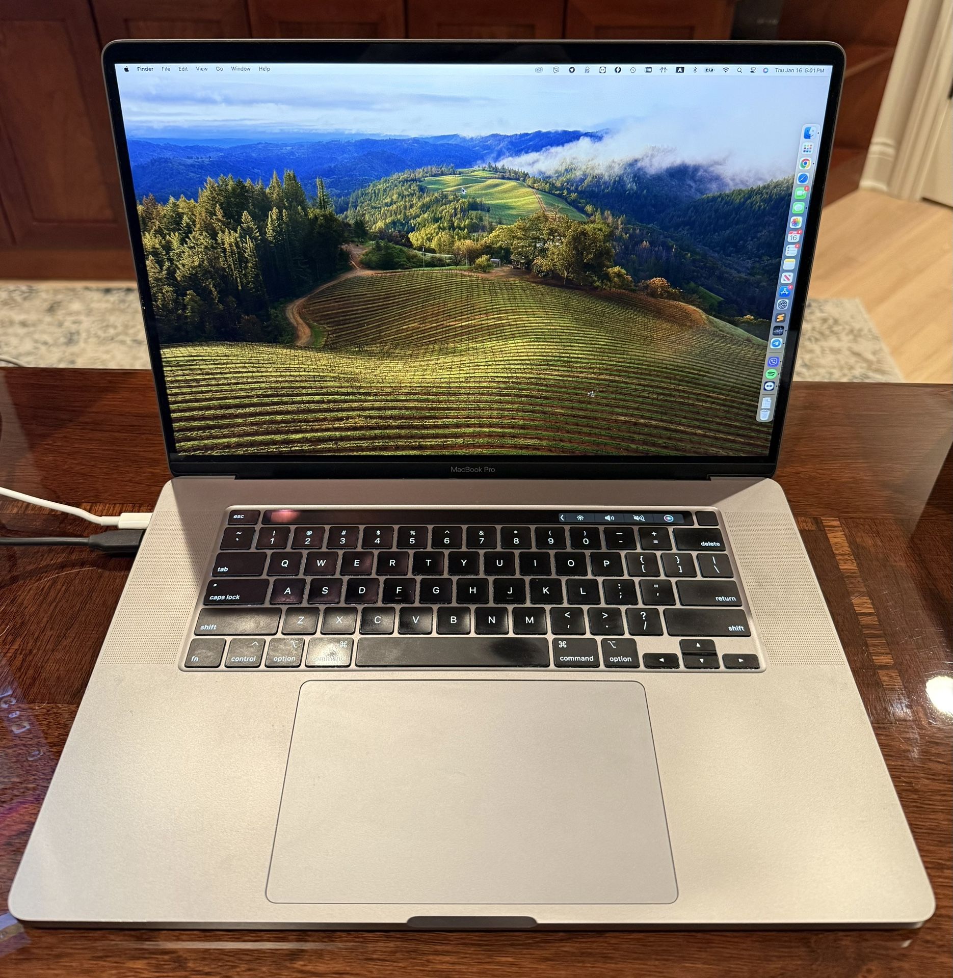 MacBook Pro 16 i9 32GB RAM 2TB SSD RadeonPro 5500M 8GB