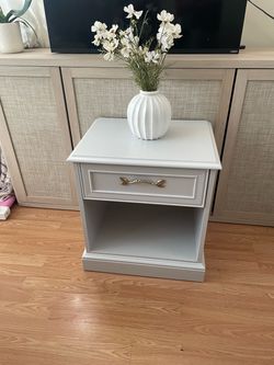 Refurbished White Nightstand