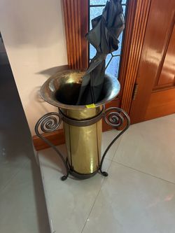 Brass umbrella holder