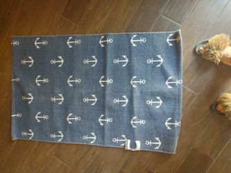 AREA RUG