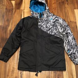 North Face Winter Jacket  Size XL  18-20 Youth  Runs Small