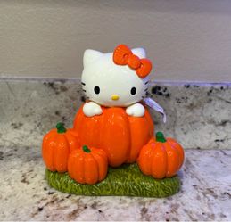 Hello Kitty Fall Resin Figure