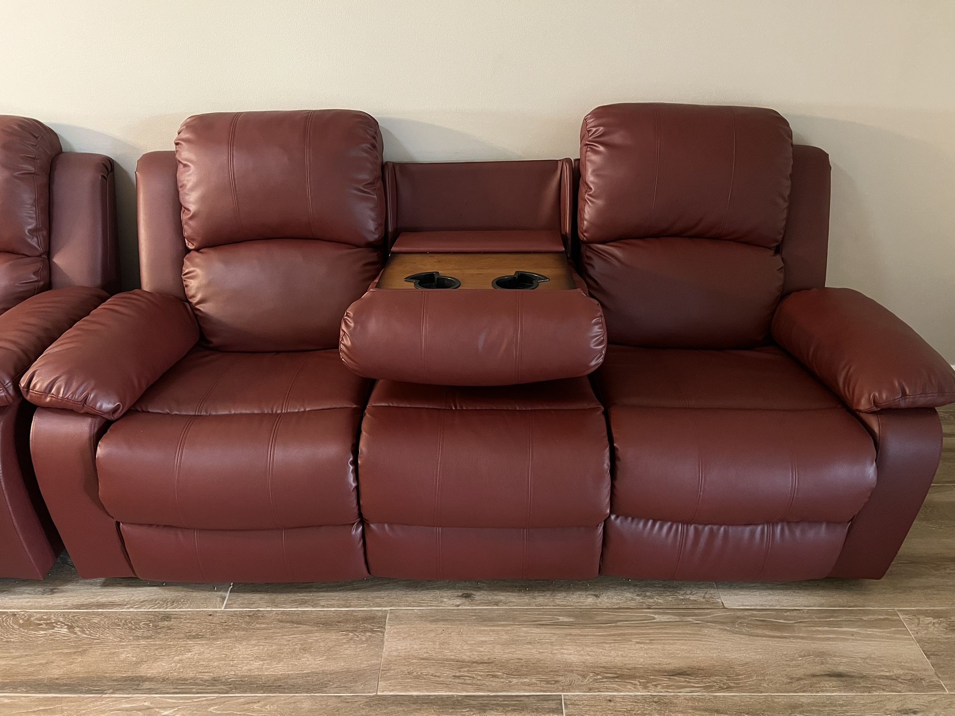 🛋️ 3-Piece Vegan Leather Reclining Sofa Set – Burgundy - Excellent Condition!